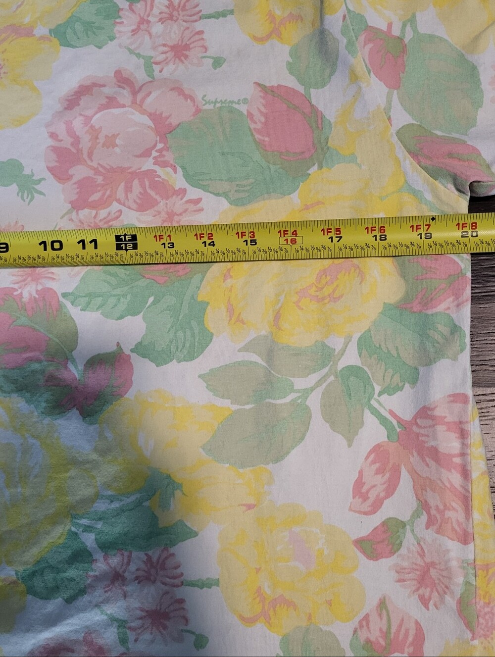 Supreme Floral Logo Short Sleeve T-Shirt Size Small Back Print Vintage Rose Past - Picture 3 of 7